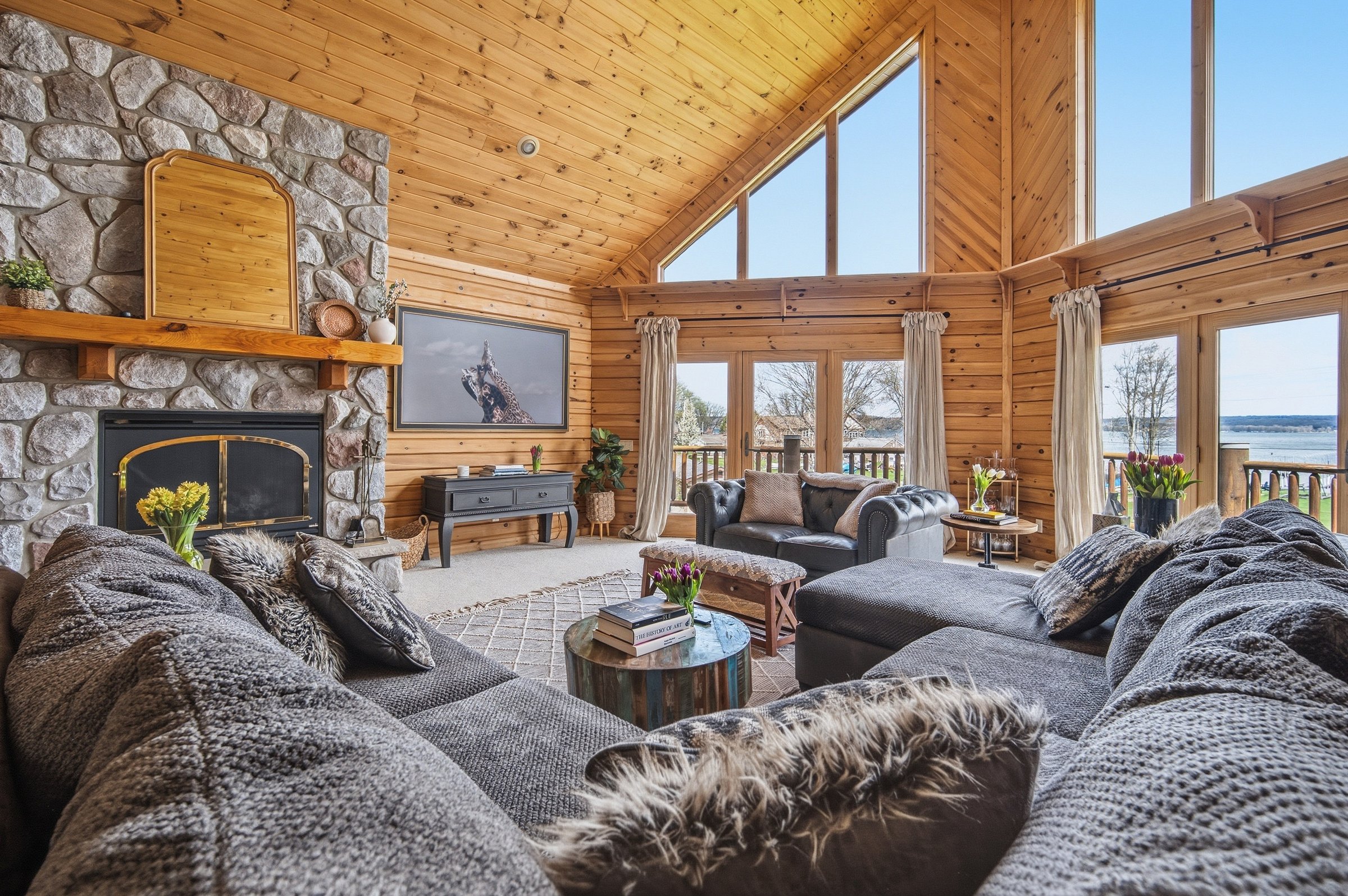 Cozy sectional facing the fireplace